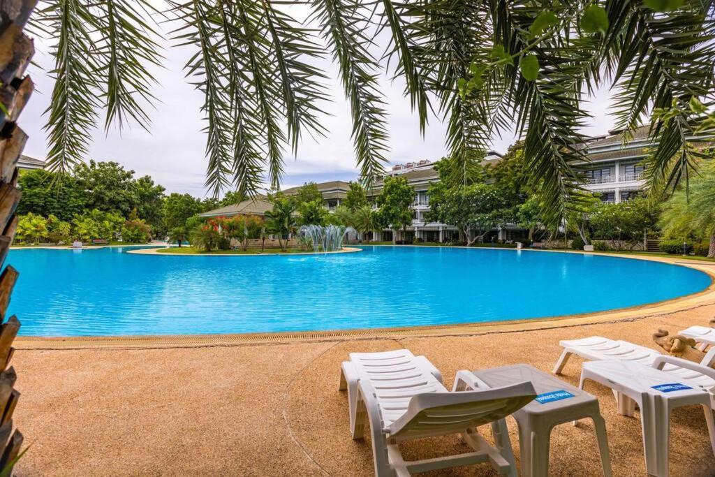 4 Bedroom Townhouse In Great Location! 华欣 外观 照片