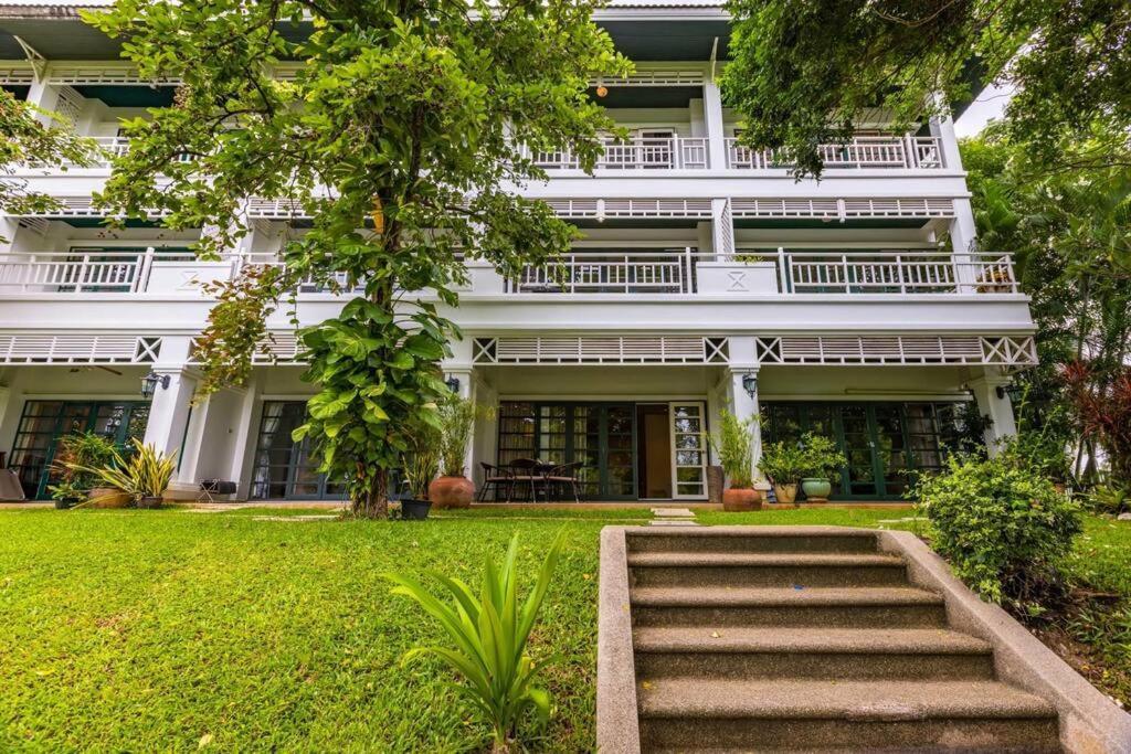 4 Bedroom Townhouse In Great Location! 华欣 外观 照片