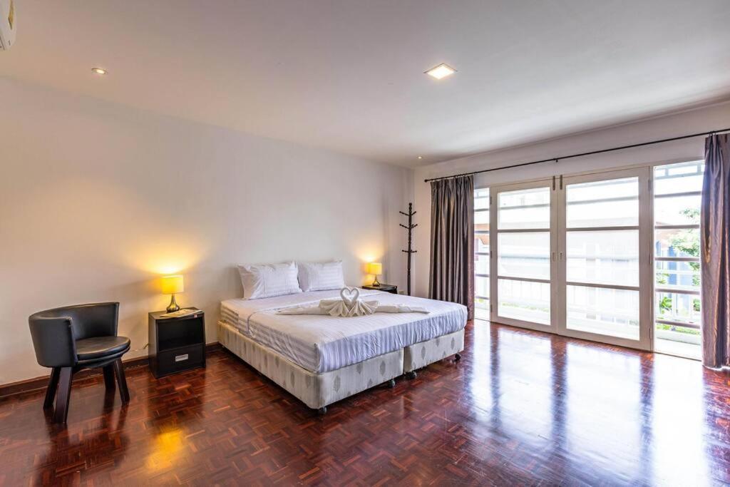 4 Bedroom Townhouse In Great Location! 华欣 外观 照片
