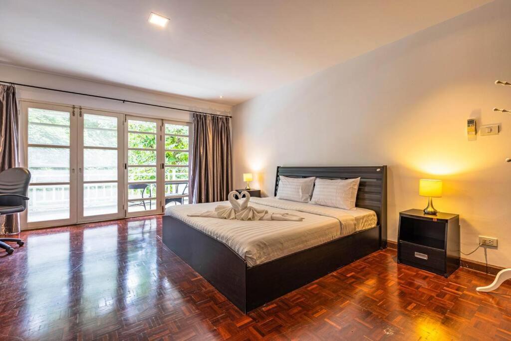 4 Bedroom Townhouse In Great Location! 华欣 外观 照片