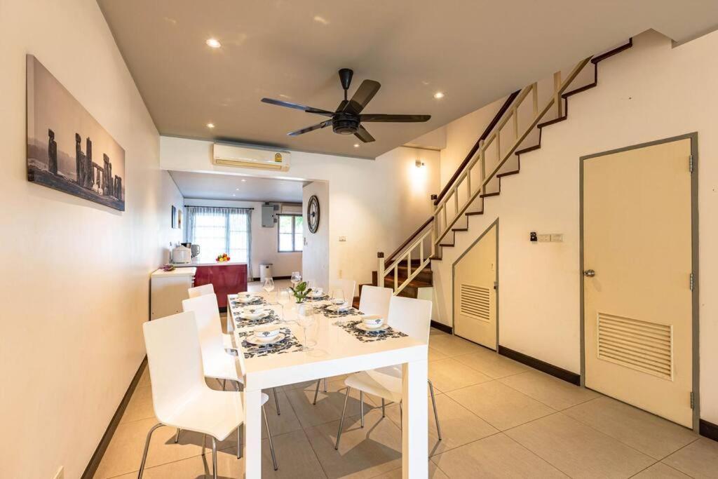 4 Bedroom Townhouse In Great Location! 华欣 外观 照片
