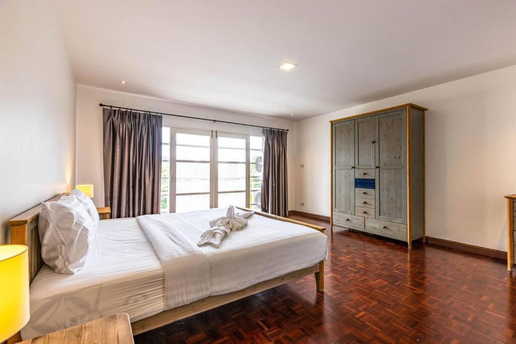 4 Bedroom Townhouse In Great Location! 华欣 外观 照片