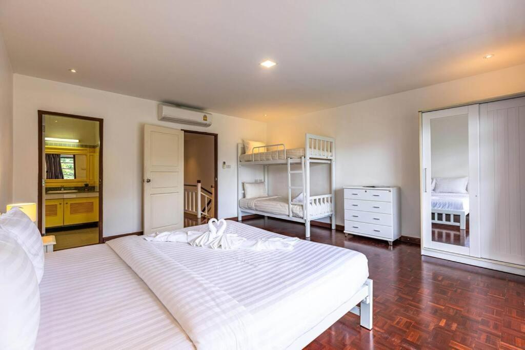 4 Bedroom Townhouse In Great Location! 华欣 外观 照片