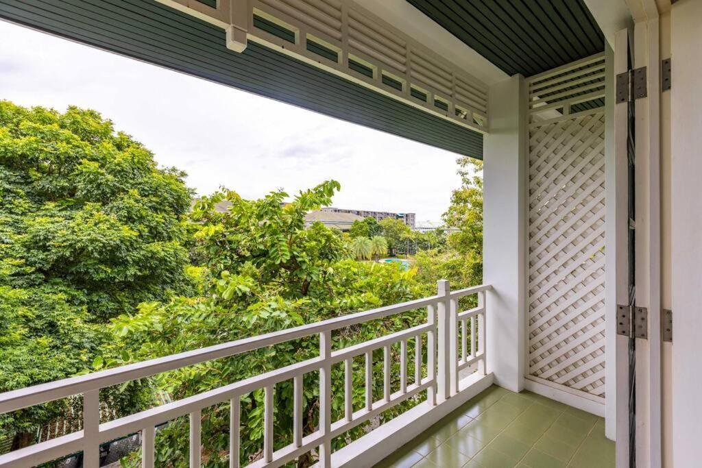 4 Bedroom Townhouse In Great Location! 华欣 外观 照片