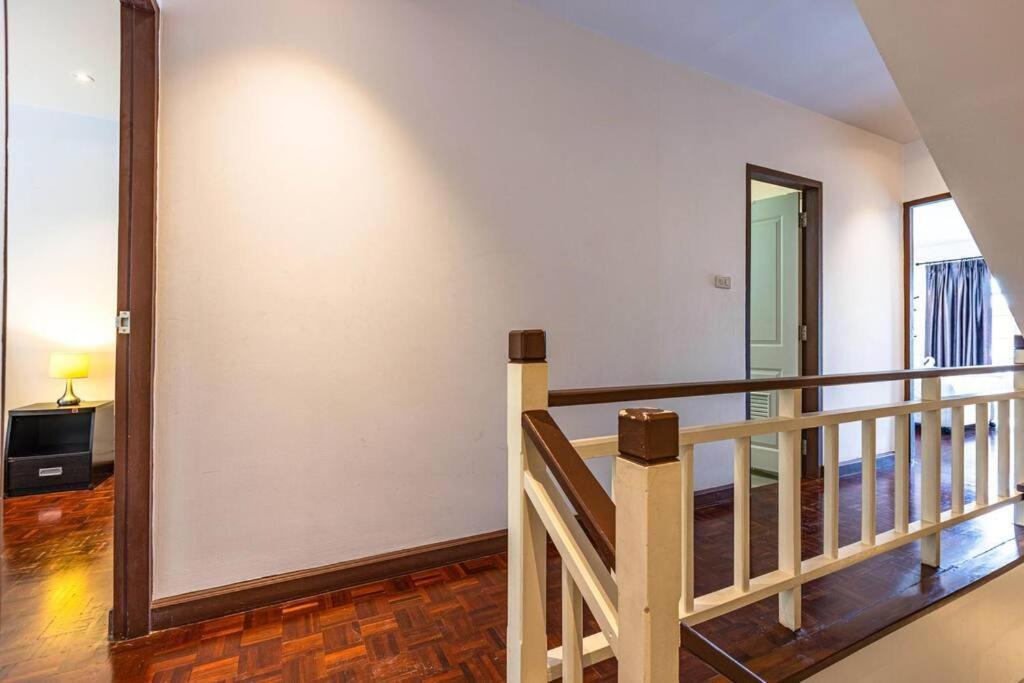4 Bedroom Townhouse In Great Location! 华欣 外观 照片