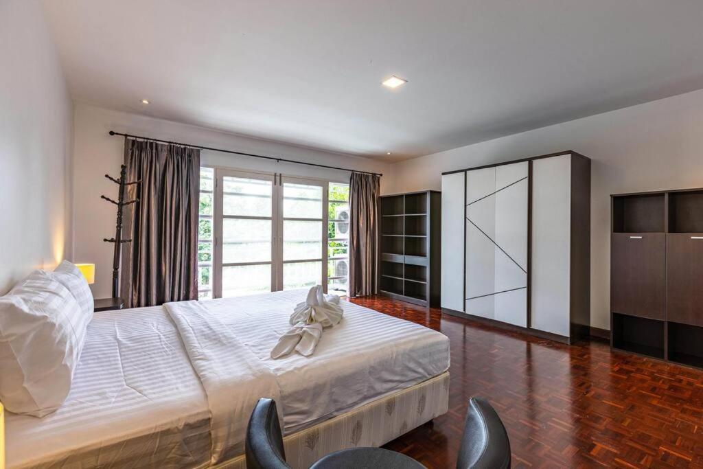 4 Bedroom Townhouse In Great Location! 华欣 外观 照片