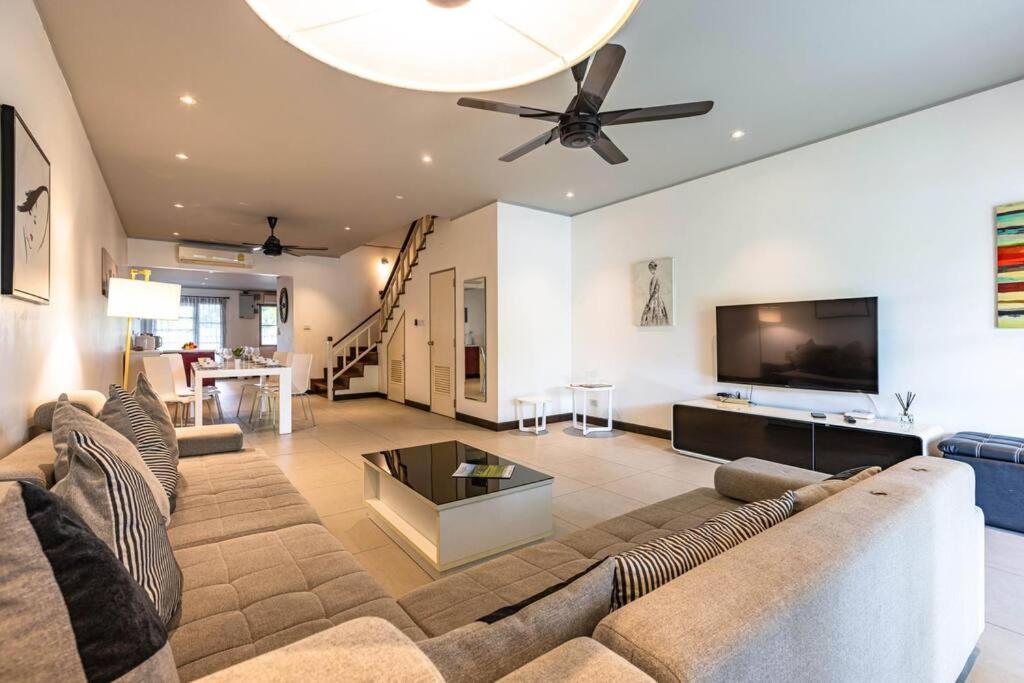 4 Bedroom Townhouse In Great Location! 华欣 外观 照片
