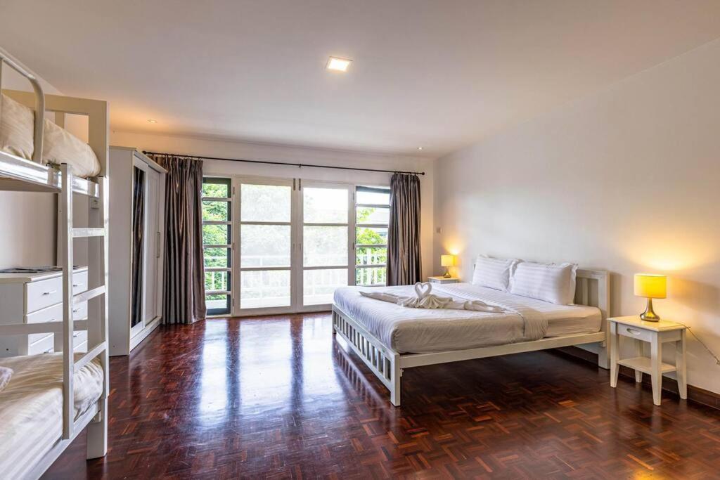 4 Bedroom Townhouse In Great Location! 华欣 外观 照片