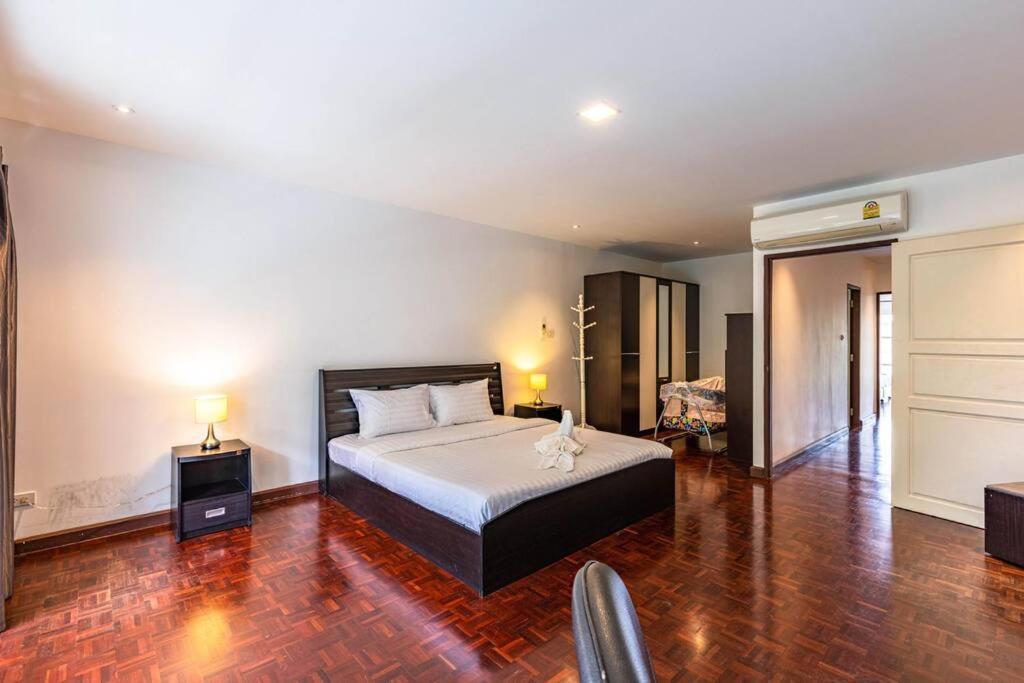 4 Bedroom Townhouse In Great Location! 华欣 外观 照片