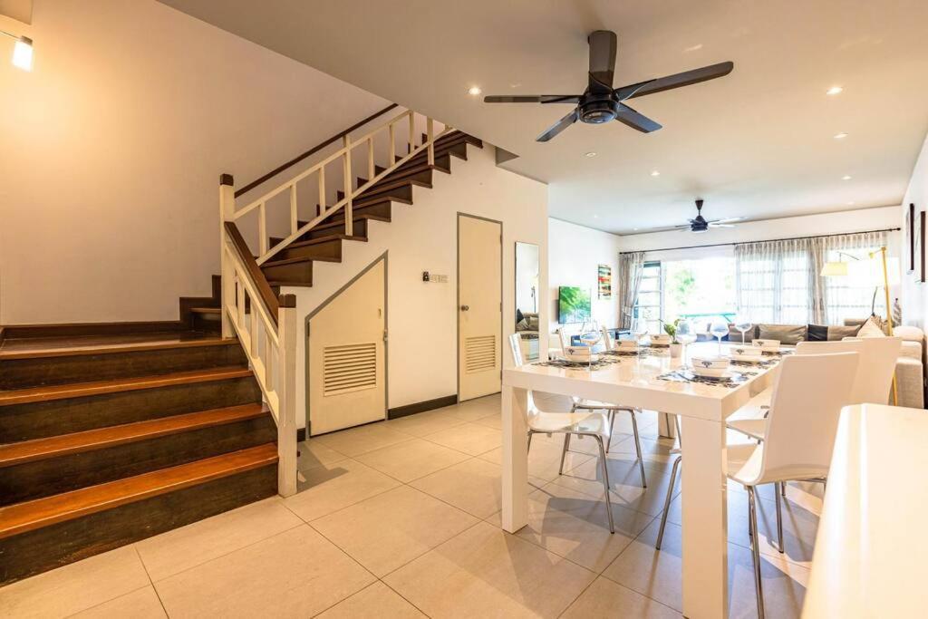 4 Bedroom Townhouse In Great Location! 华欣 外观 照片